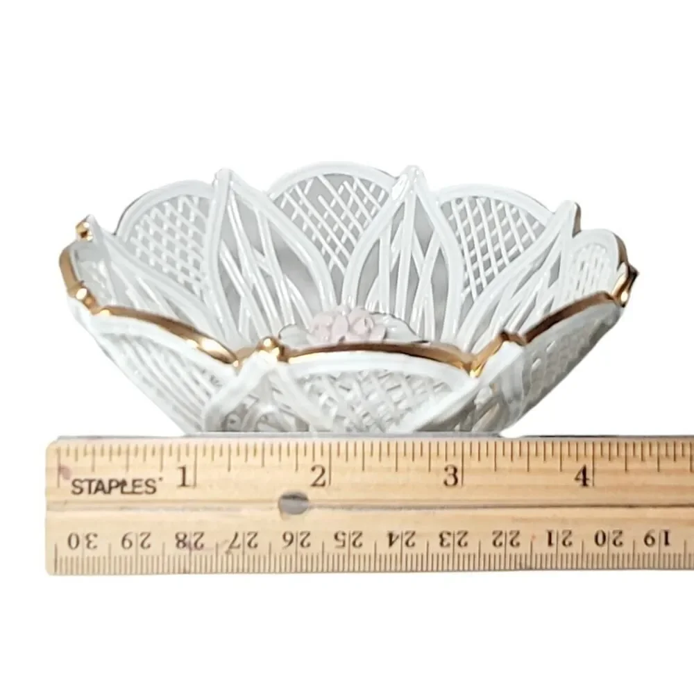 Vintage Porcelain Wicker Style Trinket Basket Floral With‎ Gold Accent 2